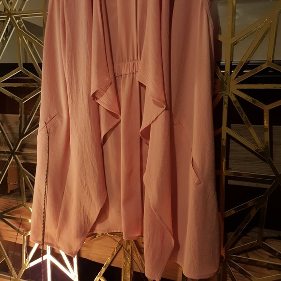 Dark pastel pink sleeveless jacket - Picture 3 of 3